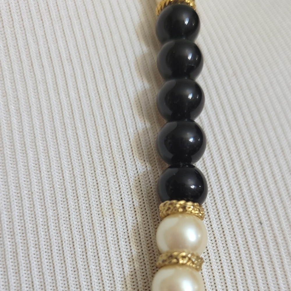 Vintage Marvella Fashion Black and Pearl Necklace - Picture 3 of 6